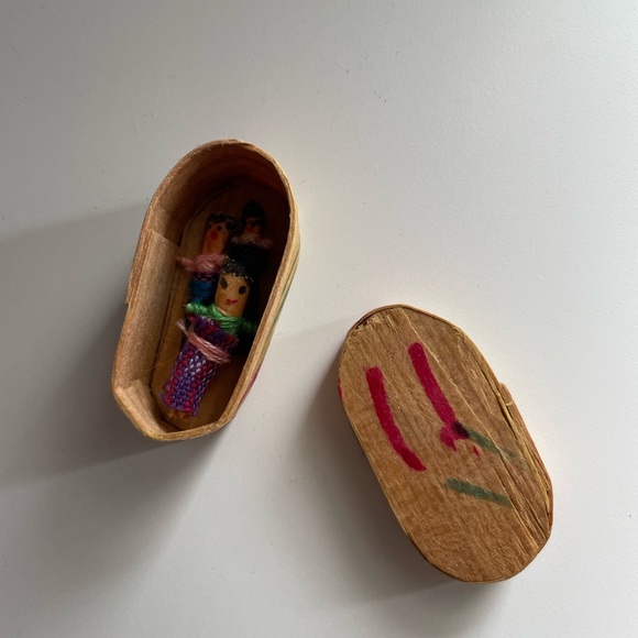 Guatemalan Worry Dolls - Picture 5 of 7